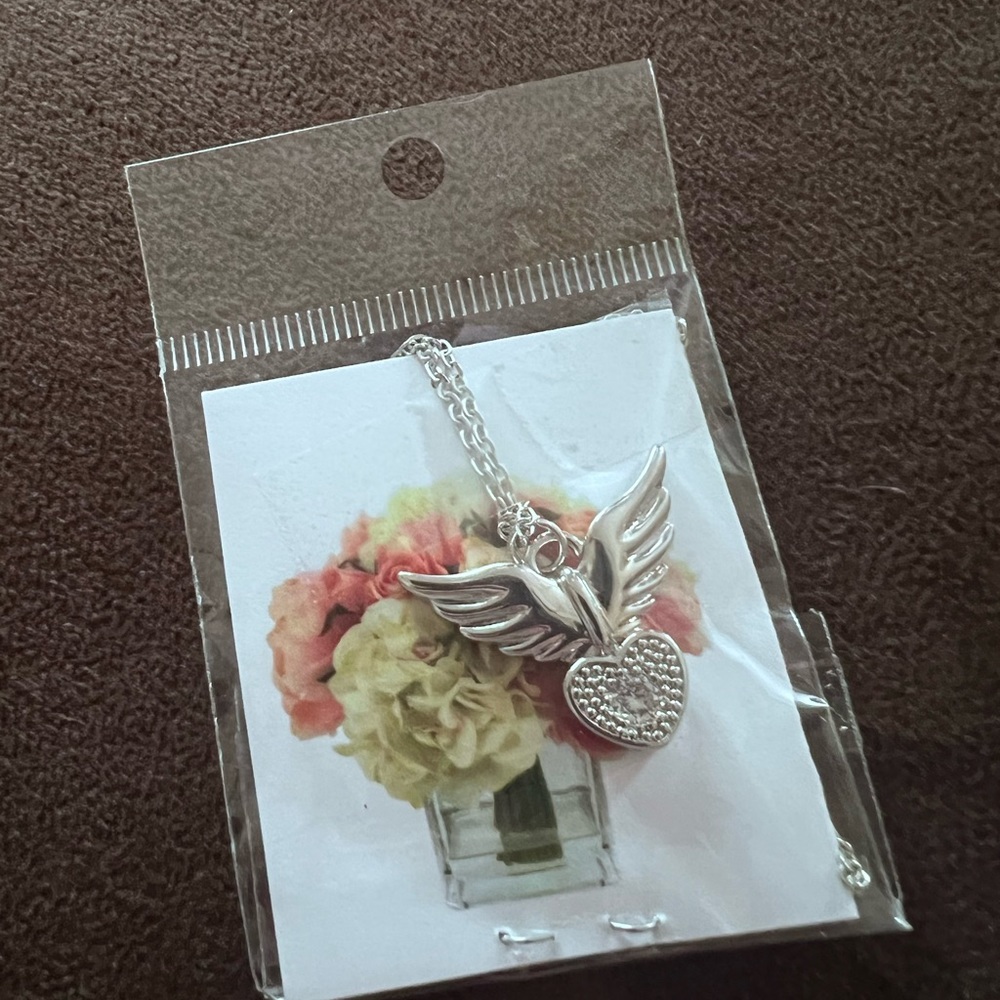 Angel wing necklace, women’s jewelry